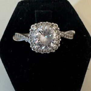 IBB International Bullion & Metal Brokers Halo Ring Size 8 Round Stone